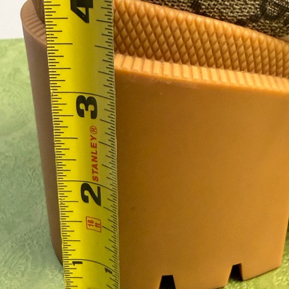 Gucci Women's Platform Lace-Up Boots in Cream and Brown - Picture 9 of 14